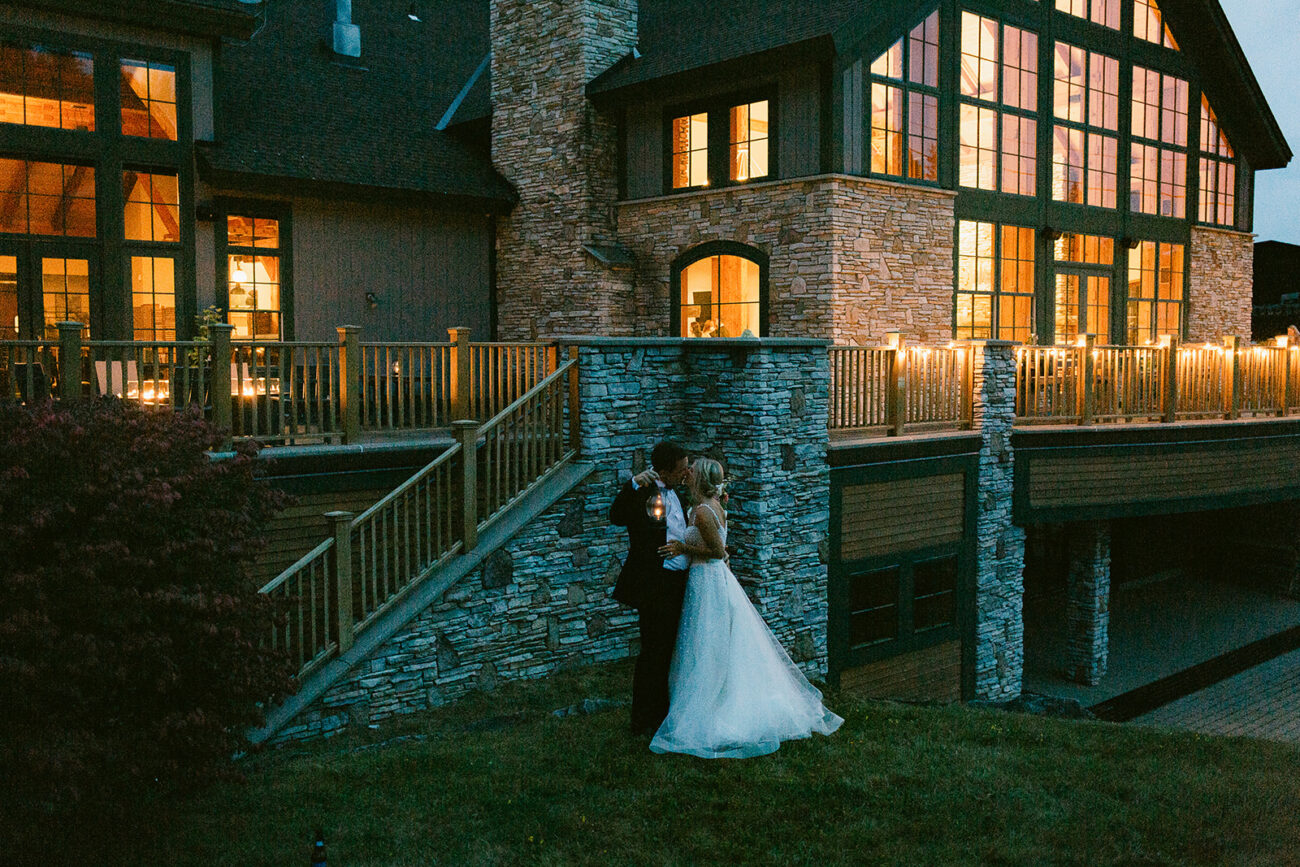 Posts tagged: \, image size:1300x867